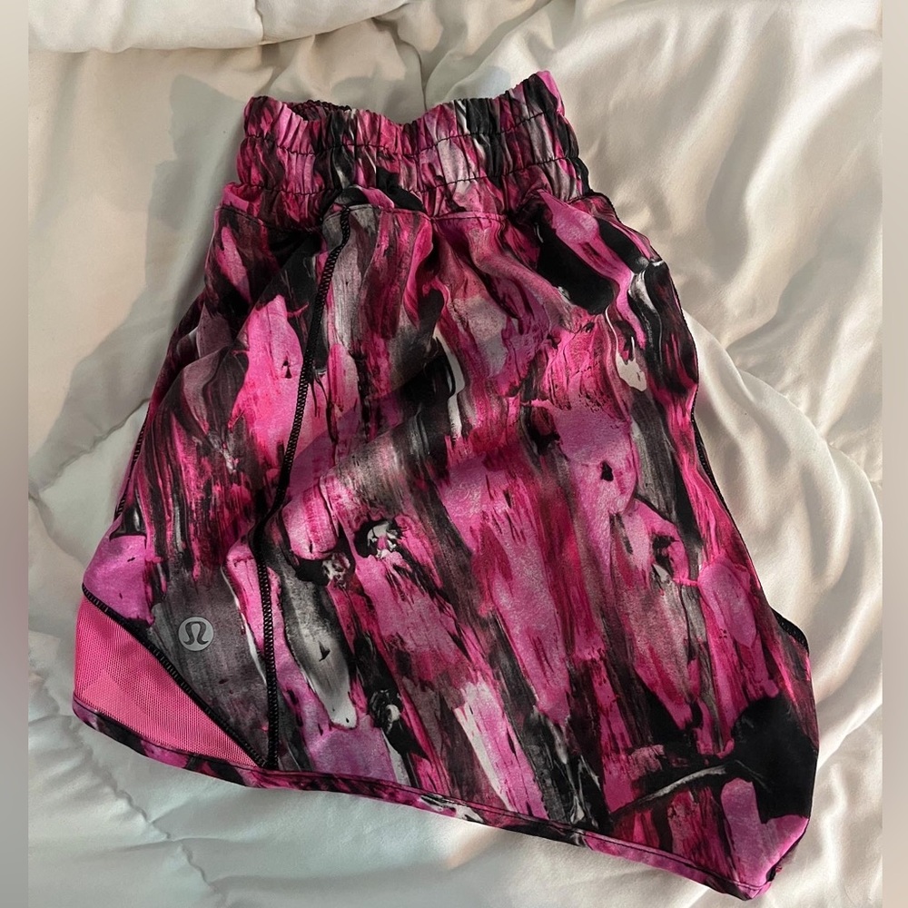 Lululemon Hotty hot shorts